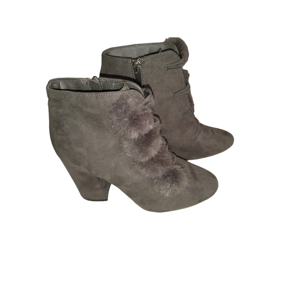 Primark Women's Faux Suede Gray Ankle Boots Heeled Pom-Poms Size 6 Fashionable - Picture 4 of 13